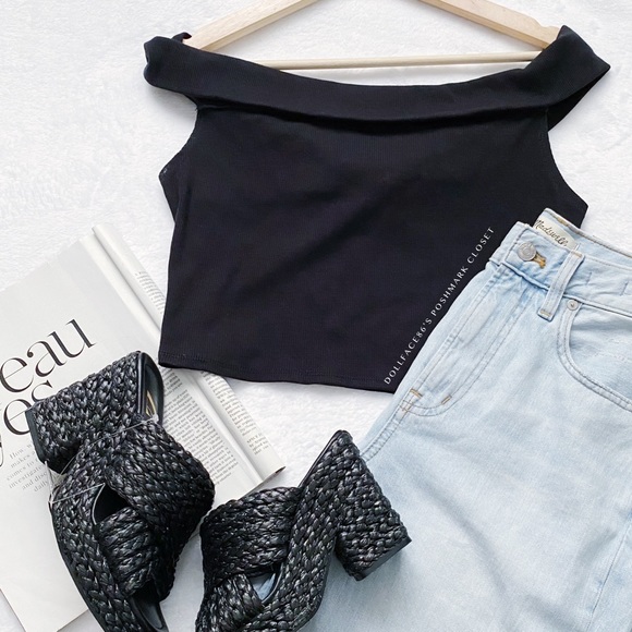 NWOT UO Black Off Shoulder Crop Top - Picture 4 of 13